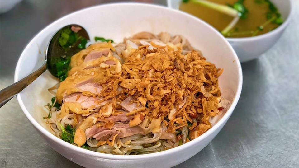 Hanoi: Michelin Guide Street Food Walking Tour Hanoi: Michelin Guide Street Food Walking Tour