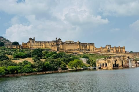 Jaipur: Explore Royal Sites and Historic Science + Pickup