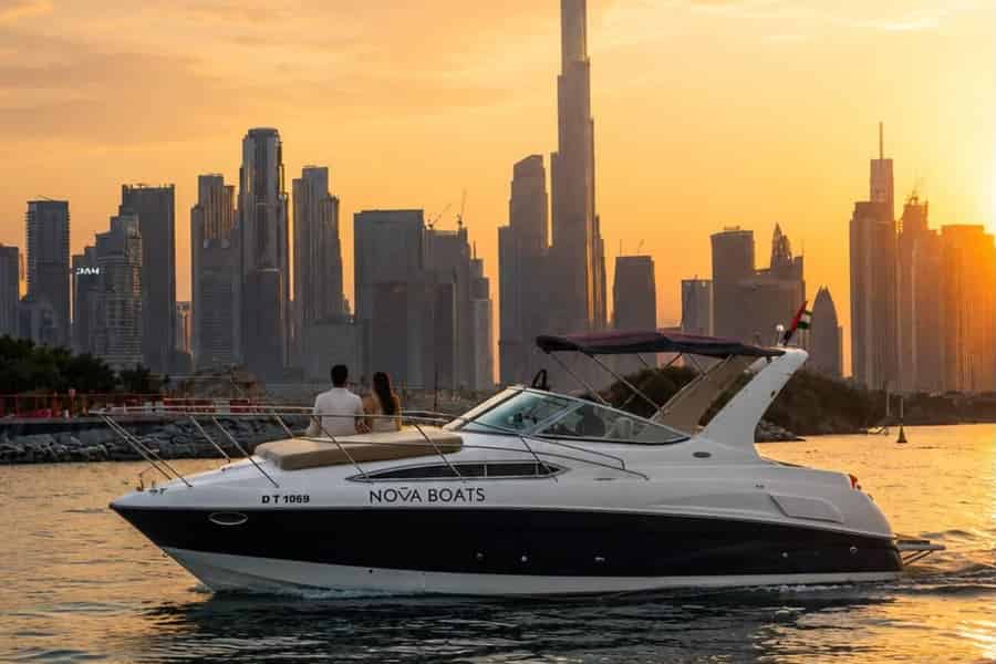 Private Sightseeing-Bootstour auf dem Dubai Water Canal. Foto: GetYourGuide Private Sightseeing-Bootstour auf dem Dubai Water Canal. Foto: GetYourGuide