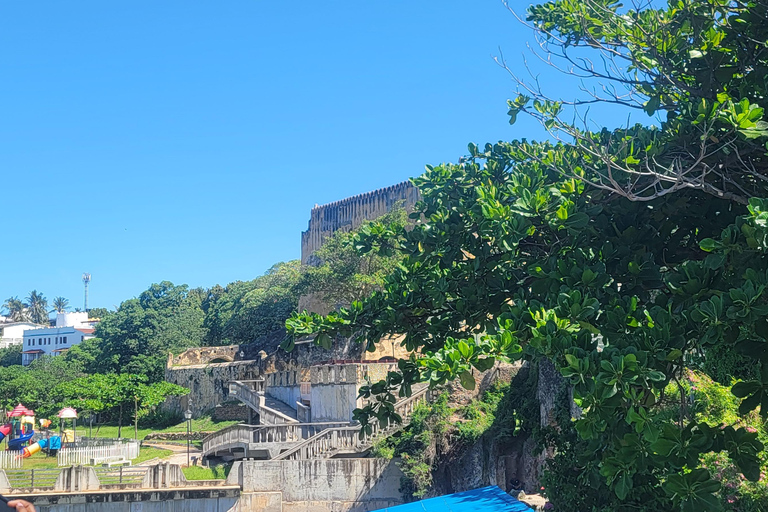 Mombasa: Old Town Walking Tour with Spice Market Visit