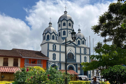 From Medellín: Jardín Private 2-Day Tour with Activities