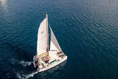 Sliema: Experiência encantadora de catamarã ao pôr do sol