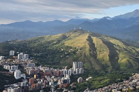 Cali : Ascension guidée de la colline des 3 croixAscension guidée de la colline des 3 croix