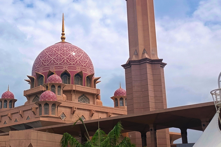 Kuala Lumpur: Putrajaya Tour med traditionell båtkryssning