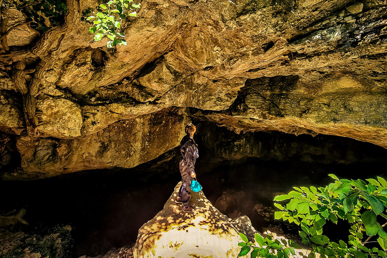 La Ciotat: Caving in Calanques National Park Half-Day Tour