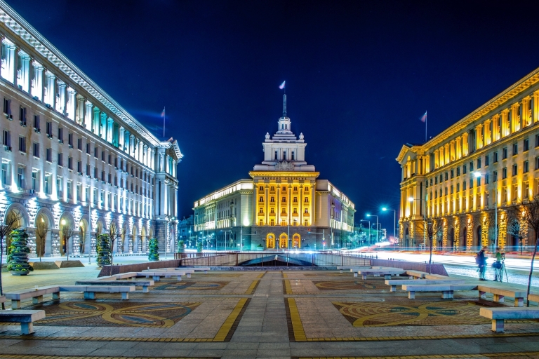 Sofia: Wieczorna wycieczka po mieście z kolacją folklorystyczną