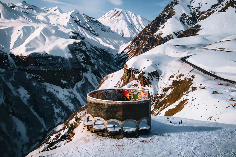 Tbilisi: Kazbegi, Gudauri, Gergeti & Ananuri Day Tour