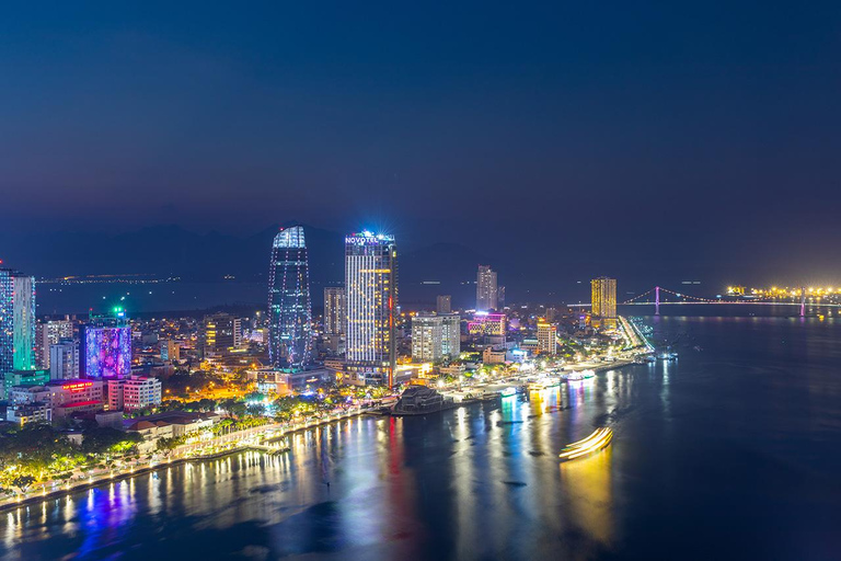 Da Nang: tour nocturno con bebida en el bar de la azotea y cenaTour privado