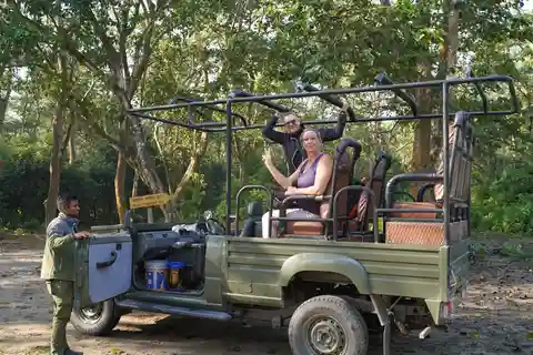 Safari in jeep di un giorno intero nel Parco Nazionale di Chitwan