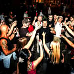 Norimberga: tour della vita notturna con 3 bar, shot e ingresso al club