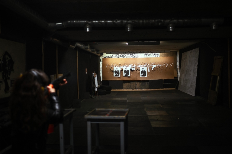 Tirez avec de vraies armes dans un stand de tir à Riga, en Lettonie.Tirez avec 4 armes réelles dans un stand de tir à Riga, en Lettonie.