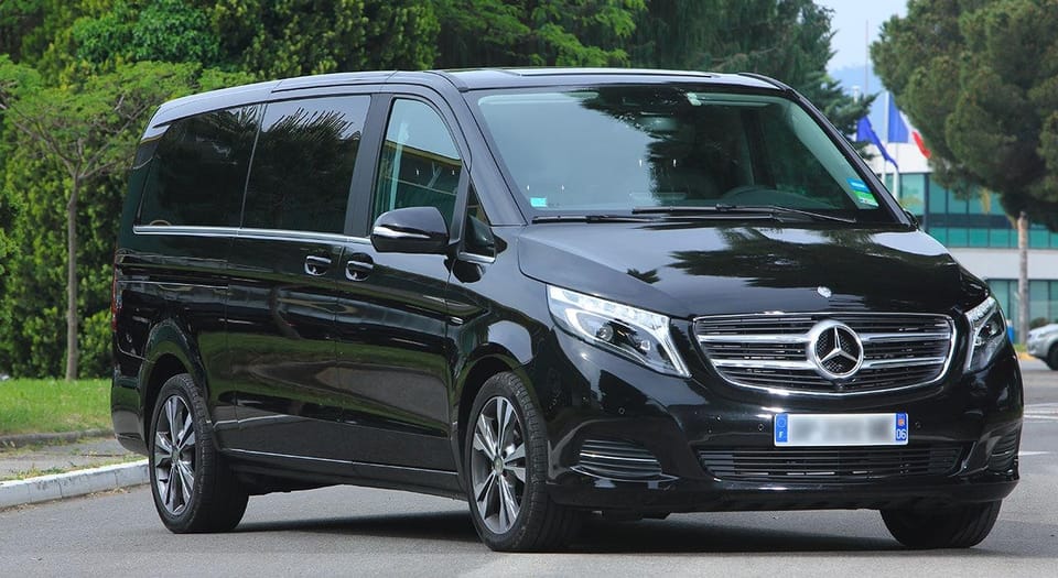 Boston: BOS Airport Private Transfer to Boston Downtown image 1