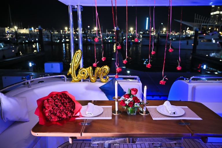 Romantic Dinner on Private Yacht Romantic Dinner on Private Yacht - 2 hours