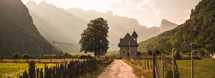 Depuis Shkodër : Excursion d'une journée avec Blue Eye et Grunas