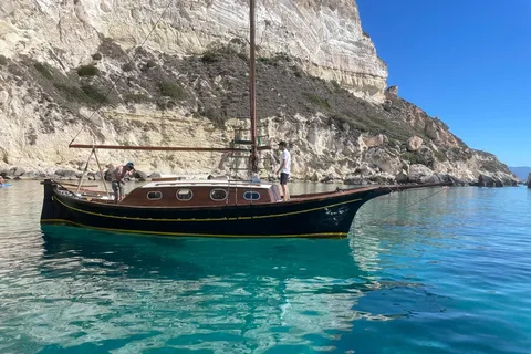 Cagliari : Tour en bateau classique le long du golfe avec dégustation.
