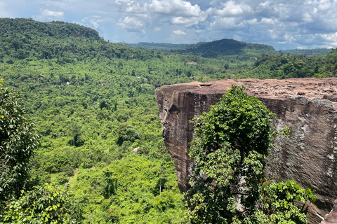 Aventure privée à Banteay Srei et aux chutes d&#039;eau de Phnom KulenVisite privée : Chute d&#039;eau de Kulen et temple de Banteay Srei