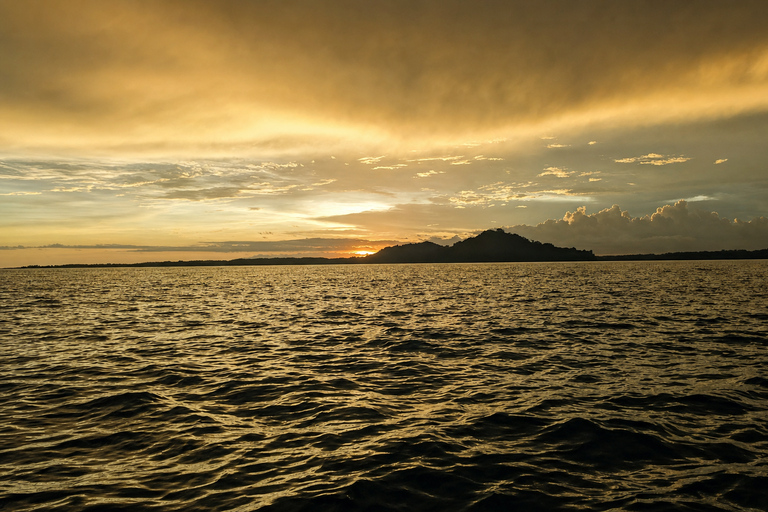 Boca Chica: Sunset boat tour and seaside dinner Shared sunset boat tour and dinner