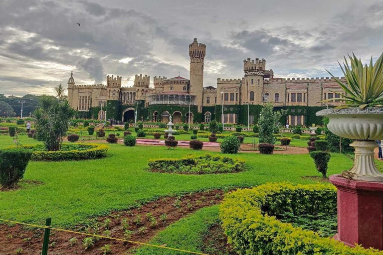 Bangalore Day Tour: Lalbagh, Tipu Palace & Bull Temple