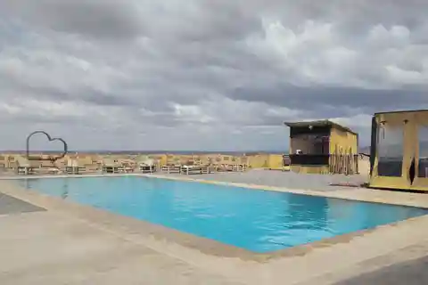 "Desierto de Agafay: Quad, paseo en camello, comida y piscina"