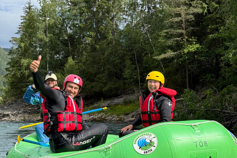 وادي هيدال: مغامرة ركوب الرمث العائلية على نهر لاغن