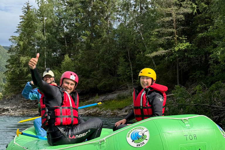 وادي هيدال: مغامرة ركوب الرمث العائلية على نهر لاغن