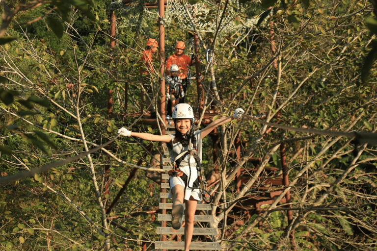 Chiang Mai: Zipline-äventyr med lunch och upphämtning på hotelletHRC- Medium (25 plattformar)