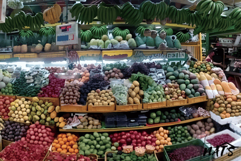 Bogotá: Paloquemao Market Tour with Fruit Tasting