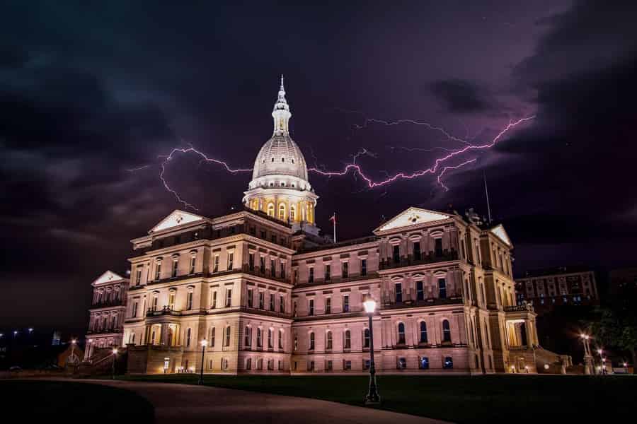 Geistertour durch Lansing: verlorene Legenden und Klagen bei Laternenlicht. Foto: GetYourGuide