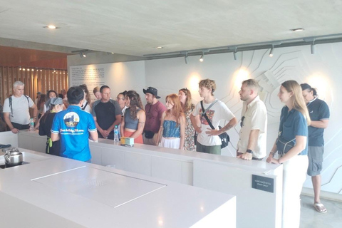 Chiang Rai: Popular Sightseeing Tour 7 places , Buffet Lunch Chiang Rai: Popular Sightseeing Tour 7 places ,Buffet Lunch