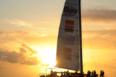 Simpson Bay: Lambada Sunset Cruise of Sint Maarten Standard Option