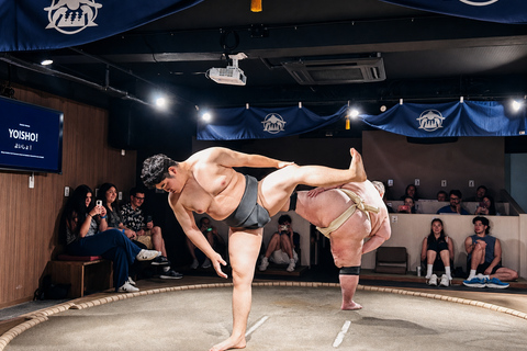 Tokyo Shinjuku Kabukicho: Live Sumo Show with Drink & Photo Evening Show