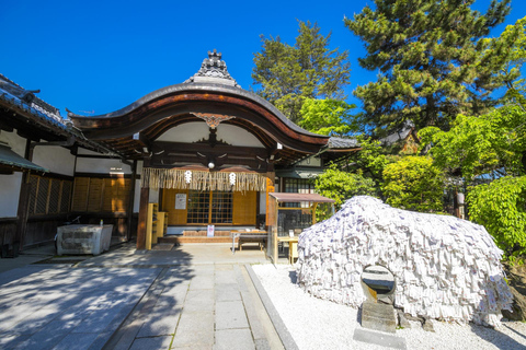 Kyoto: Gateway to Gion Walking Tour for First-Time Visitors