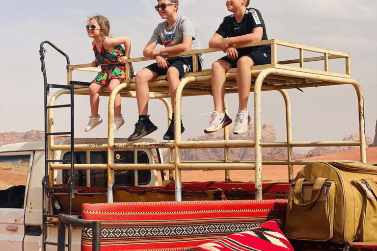 Wadi Rum woestijn: Halfdaagse tour per jeep (ochtend of zonsondergang)