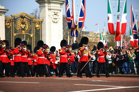 伦敦半日游泰晤士河游船、大笨钟和伦敦塔
