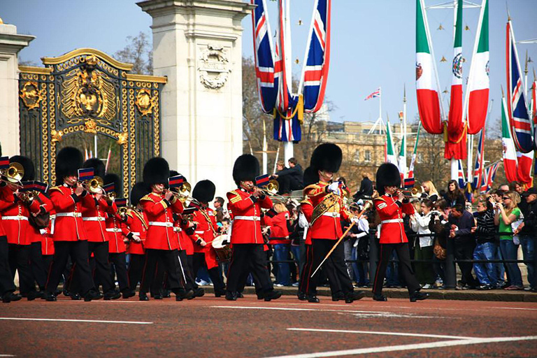 伦敦半日游泰晤士河游船、大笨钟和伦敦塔