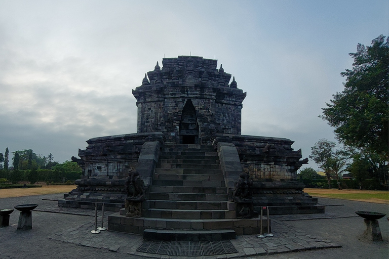 Yogyakarta : Borobudur structure climb and Prambanan temple Borobudur structure climb and Prambanan temple