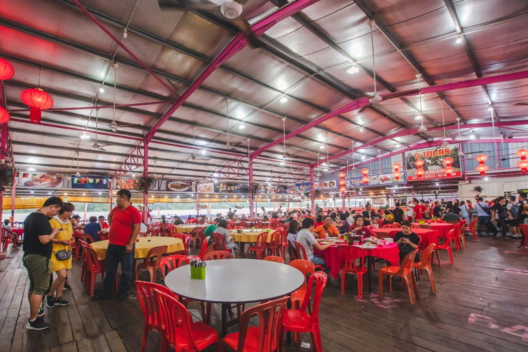 Kuala Lumpur: Kanching Falls, Eagle Feeding & Fireflies Tour Private Tour