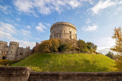 From London: Windsor Castle & Stonehenge Private Day Trip