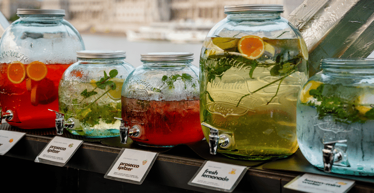 Budapest: Unlimited Prosecco, Beer and Aperol Spritz Cruise photo 20