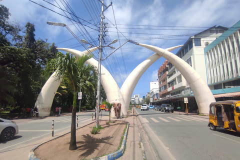 Mombasa:Klantenservice Hotel boeken,Game drive,Stadsrondleiding