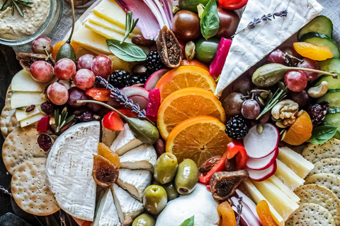 Gold Coast: Surfers Paradise Beach Luxury Picnic