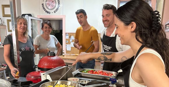 Alicante:Evening Spanish Tapas Cooking Class with Live Music