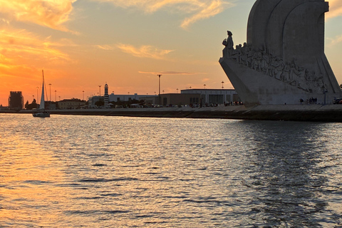 Sunset aboard a sailboat in Lisbon! Sunset aboard a sailing boat in Lisbon!