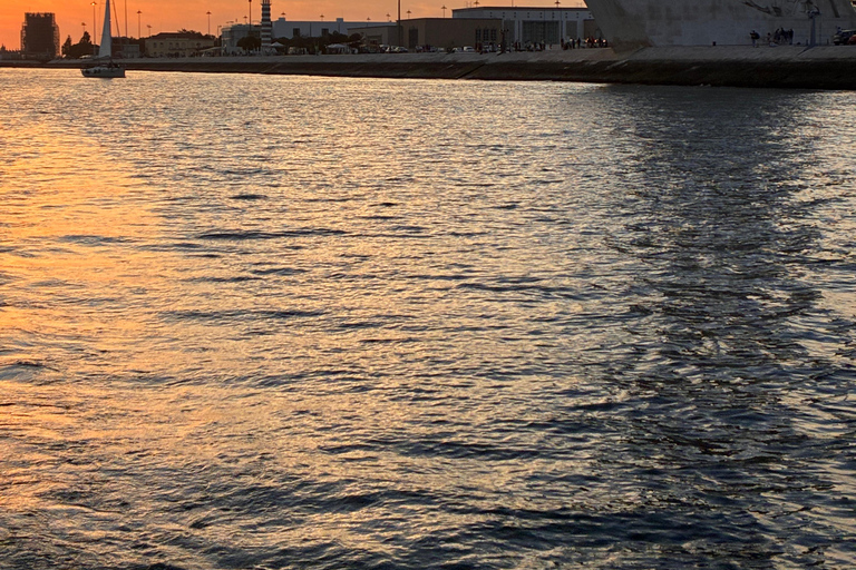 Sunset aboard a sailboat in Lisbon! Sunset aboard a sailing boat in Lisbon!