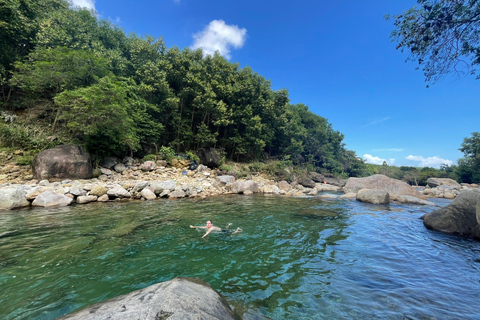 De Hue à Hoi An en jeep par le col de Hai Van avec des arrêts fabuleux