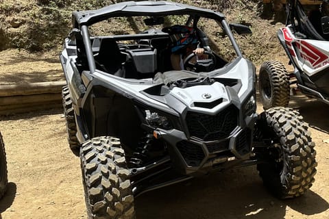 Medellín: Guided tour in a private forest on a SxS/UTV in a Can-Am