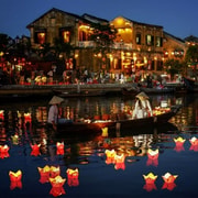 Hoi An: Hoai River Boat Trip by Night and Floating Lantern