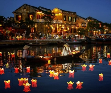 Hoi An : Excursion nocturne en bateau sur la rivière Hoai et lanterne flottante