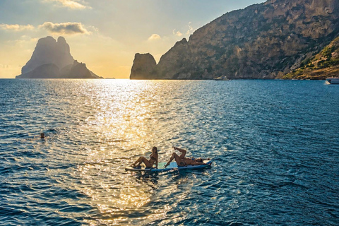 Ibiza: Solar Eclipse Cruise with Lunch, Drinks, and DJ