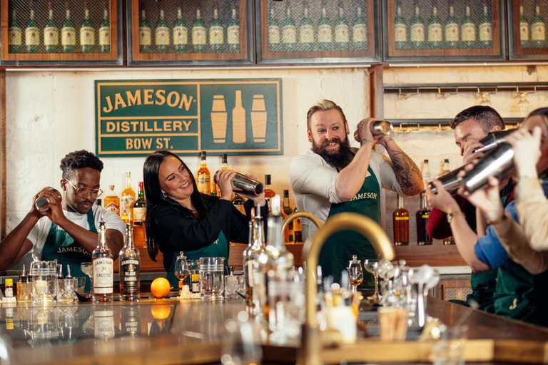 Dublin: Cursus whiskey cocktail maken bij de Jameson distilleerderij